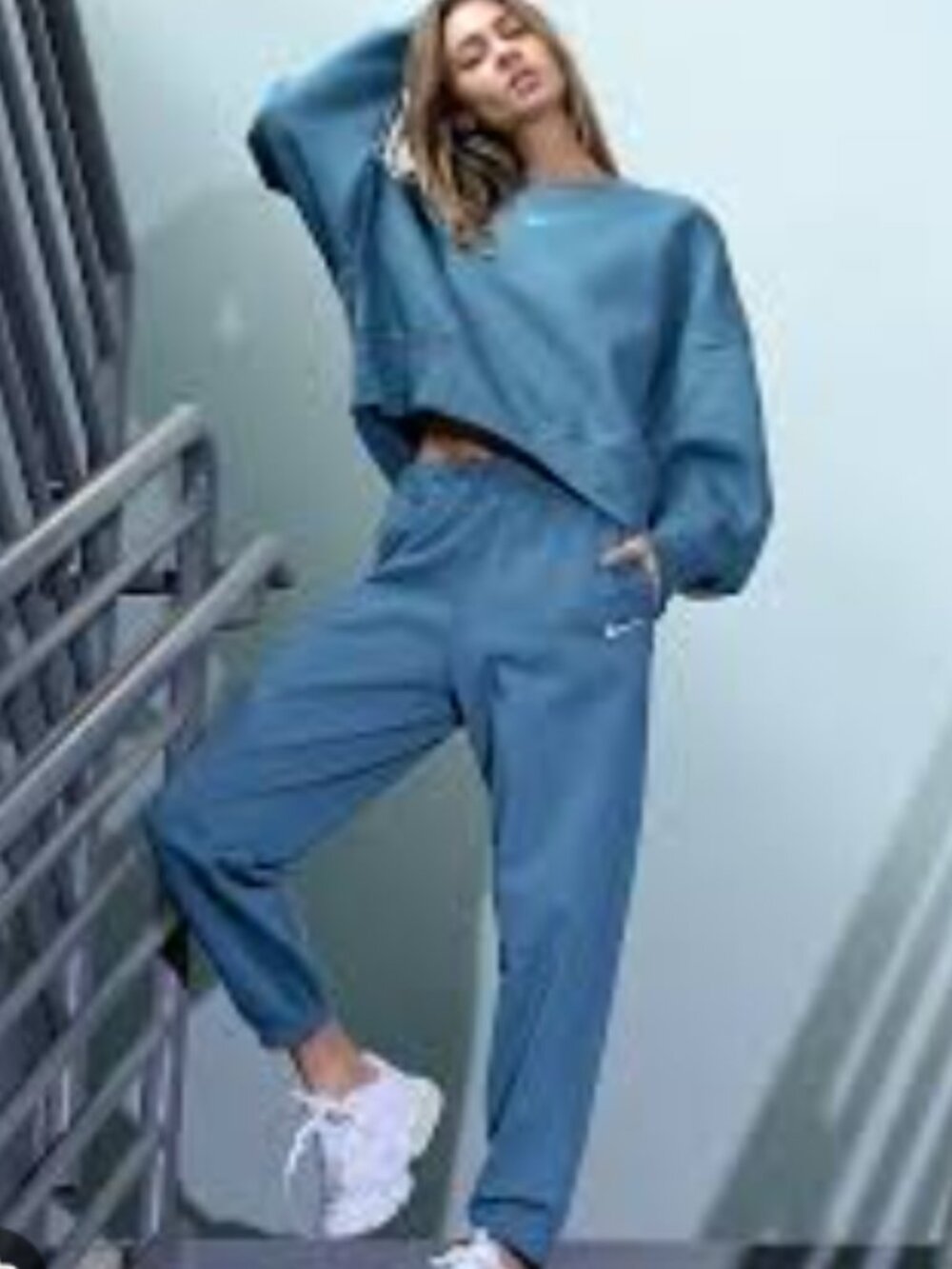 Womens Nike 2pc Tracksuit Set w/Cropped Sweatshirt & Joggers Smokey Blue Sz MED